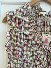 Load image into Gallery viewer, Easel Red Smocked Tie Top