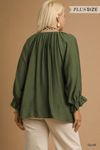 Load image into Gallery viewer, Umgee Olive Scalloped Leopard Top - Plus