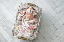 Load image into Gallery viewer, Floral Baby Gown Set
