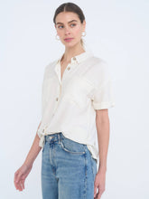 Load image into Gallery viewer, Ivory Textured Button Up Top
