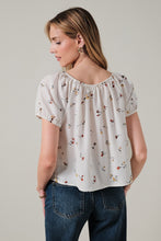 Load image into Gallery viewer, Ivory Floral Button Up Top
