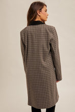 Load image into Gallery viewer, Grey Plaid Coat
