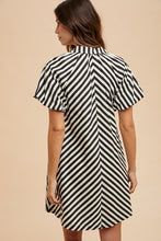 Load image into Gallery viewer, B+W Stripe Bubble Sleeve Dress
