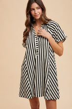 Load image into Gallery viewer, B+W Stripe Bubble Sleeve Dress
