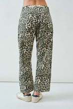 Load image into Gallery viewer, Leopard Drawstring Barrel Pants
