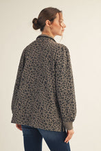 Load image into Gallery viewer, Textured Leopard Zip Top
