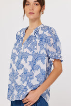 Load image into Gallery viewer, Blue Floral Ruffle Sleeve Top
