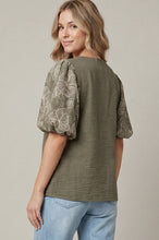 Load image into Gallery viewer, Olive Floral Sleeve Top
