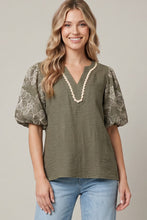 Load image into Gallery viewer, Olive Floral Sleeve Top
