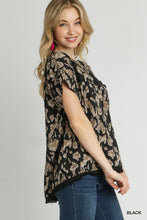 Load image into Gallery viewer, Umgee Black + Tan Leopard Top
