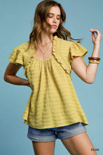 Load image into Gallery viewer, Umgee Pear Ruffled Top
