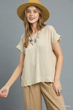 Load image into Gallery viewer, Umgee Oatmeal Linen Scalloped Hem Top
