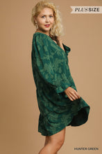 Load image into Gallery viewer, Hunter Jacquard Dress - Plus

