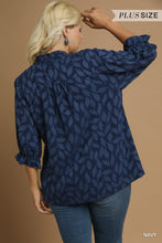 Load image into Gallery viewer, Navy Jacquard Top - Plus
