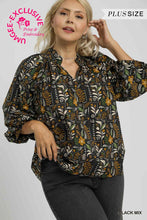 Load image into Gallery viewer, Black + Marigold Scalloped Top -Plus
