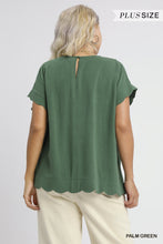 Load image into Gallery viewer, Umgee Green Linen Scalloped Top - Plus
