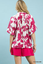 Load image into Gallery viewer, Umgee Fuchsia Floral Scalloped Top
