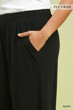 Load image into Gallery viewer, Umgee Black Scalloped Linen Pants - Plus
