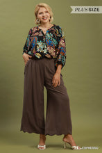 Load image into Gallery viewer, Espresso Scalloped Pants - Plus
