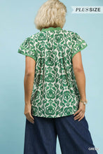 Load image into Gallery viewer, Umgee Green Abstract Print Top - Plus
