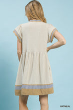 Load image into Gallery viewer, Umgee Oatmeal Linen Dress
