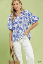 Load image into Gallery viewer, Umgee Blue Bold Print Top
