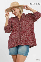 Load image into Gallery viewer, Wine Ruffle Trim Print Top - Plus
