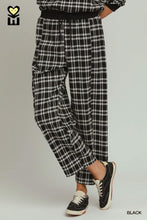 Load image into Gallery viewer, B+W Plaid Pants
