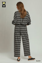 Load image into Gallery viewer, B+W Plaid Pants
