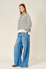 Load image into Gallery viewer, B+W Striped Grommet Sweatshirt

