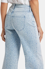 Load image into Gallery viewer, Mia Palazzo Ankle Jeans
