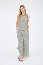 Load image into Gallery viewer, B+W Stripe U-Hem Tank
