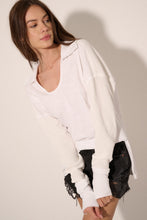 Load image into Gallery viewer, White Mixed Fabric L/S Top
