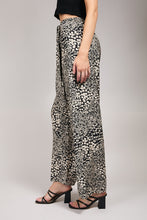 Load image into Gallery viewer, B+W Wide Leg Wrap Pants
