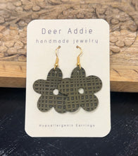 Load image into Gallery viewer, Deer Addie Medium Earrings
