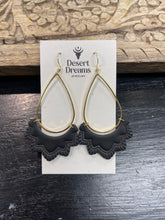 Load image into Gallery viewer, Desert Dreams Petite Earrings
