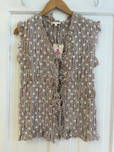 Load image into Gallery viewer, Easel Red Smocked Tie Top
