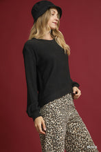 Load image into Gallery viewer, Black Cross Hem Pullover
