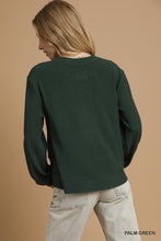 Load image into Gallery viewer, Palm Green Cross Hem Pullover
