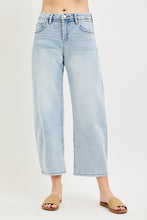 Load image into Gallery viewer, Risen Lynn Light Slouchy Barrel Jeans
