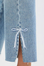 Load image into Gallery viewer, Macie Light Bow Crop Denim 21867
