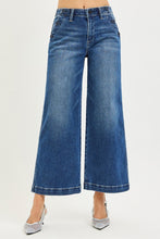 Load image into Gallery viewer, Sam Crop Button Pocked WIde Denim 21542
