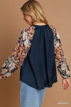 Load image into Gallery viewer, Midnight Floral Sleeve Top
