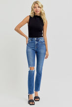 Load image into Gallery viewer, Kimberly Distressed Relaxed Skinnies
