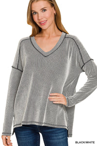 B+W Textured V-Neck Top