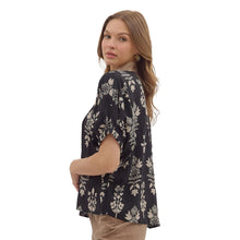 Load image into Gallery viewer, Entro Black + Tan Floral Top
