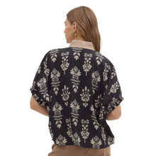Load image into Gallery viewer, Entro Black + Tan Floral Top
