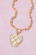Load image into Gallery viewer, Pearl Heart Necklace
