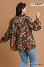 Load image into Gallery viewer, Hunter Smocked Floral Top - Plus
