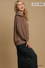Load image into Gallery viewer, Mocha Textured Zip Pullover - Plus
